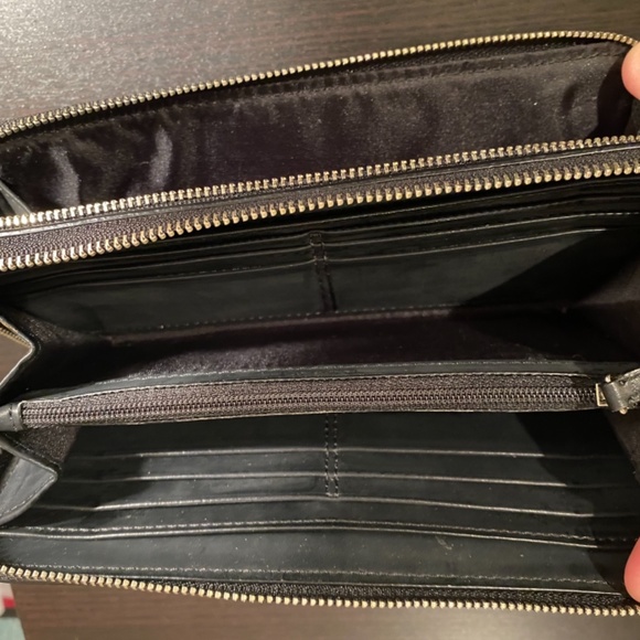 Authentic Coach Accordion Wallet - Picture 2 of 3